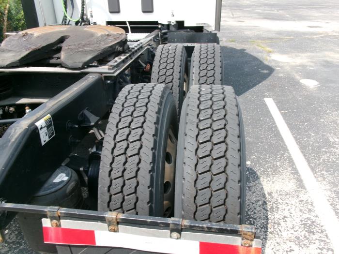 2022 Peterbilt 579-8