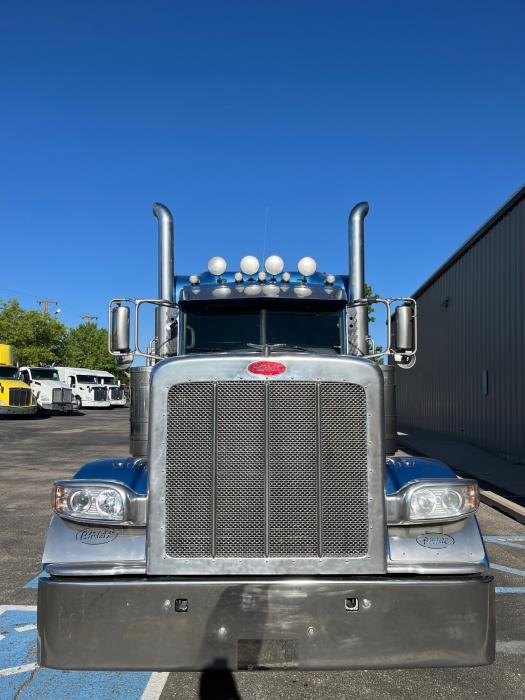 2020 Peterbilt 389-3