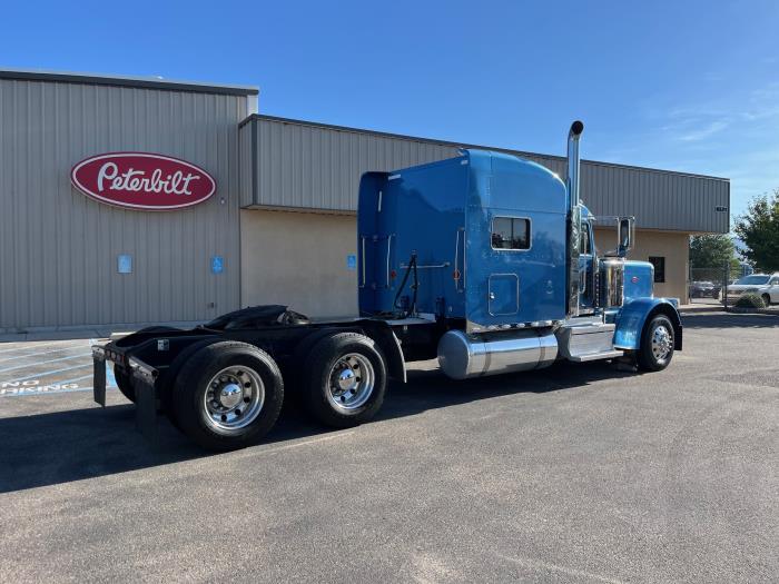 2020 Peterbilt 389-6