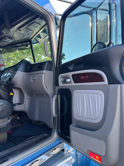2020 Peterbilt 389-10