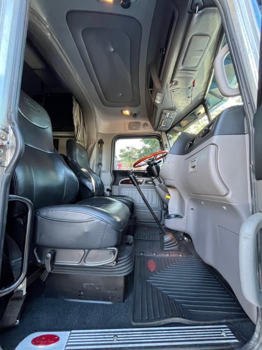 2020 Peterbilt 389-11