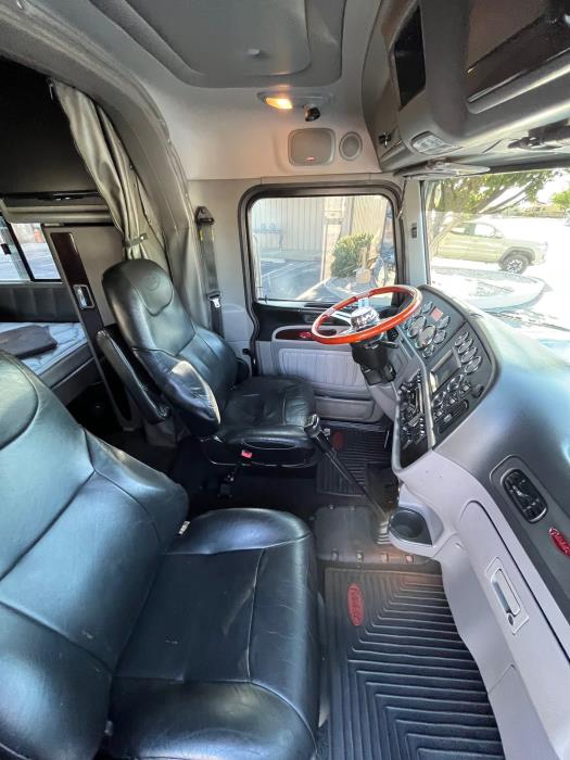2020 Peterbilt 389-12