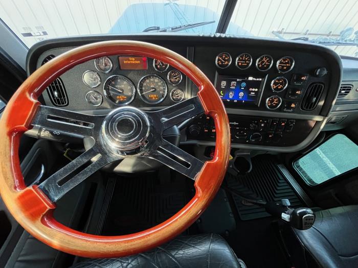 2020 Peterbilt 389-14