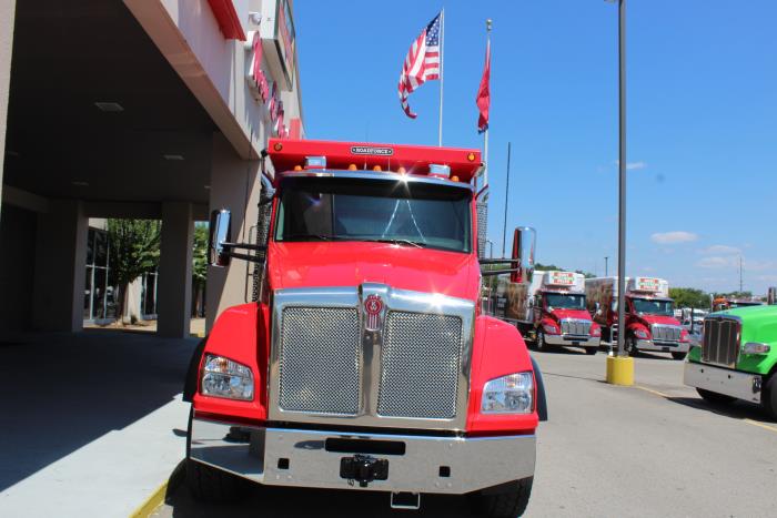 2025 Kenworth T880-1