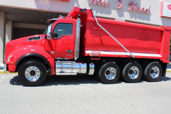 2025 Kenworth T880-2