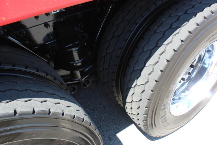 2025 Kenworth T880-3