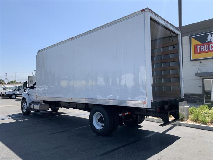 2027 Ford F-750-2