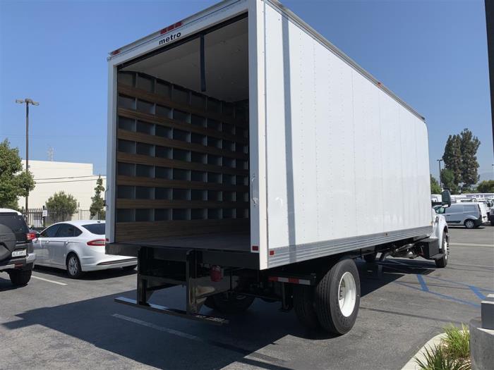 2027 Ford F-750-4