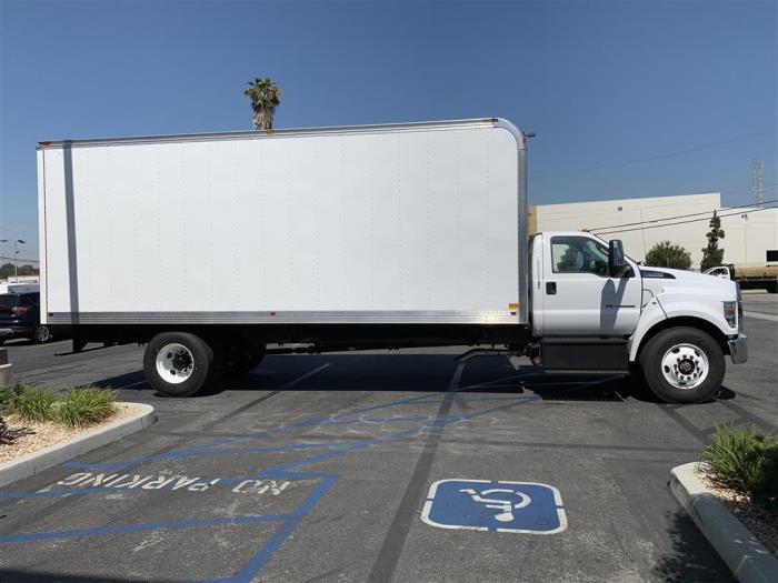 2027 Ford F-750-5