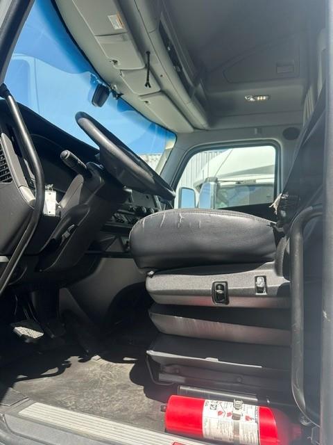 2023 Kenworth T680-6