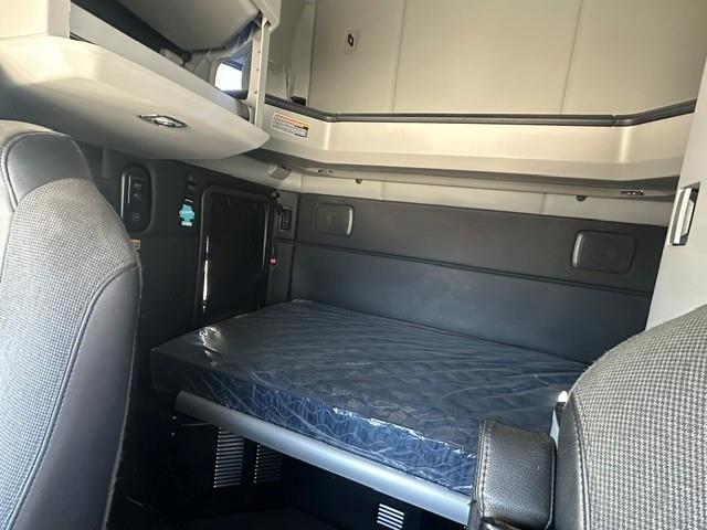 2023 Kenworth T680-12
