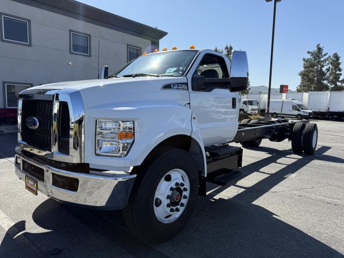 2027 Ford F-750-0