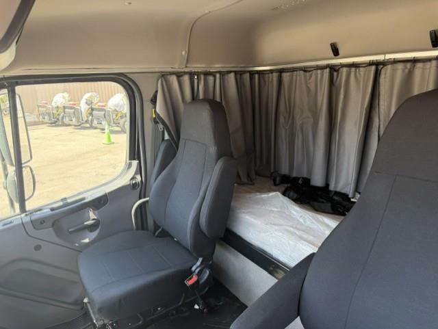 2022 Freightliner Business Class M2 106-8