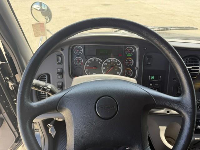2022 Freightliner Business Class M2 106-9
