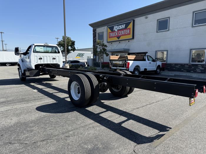 2027 Ford F-750-2