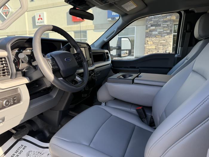 2026 Ford F-550-8