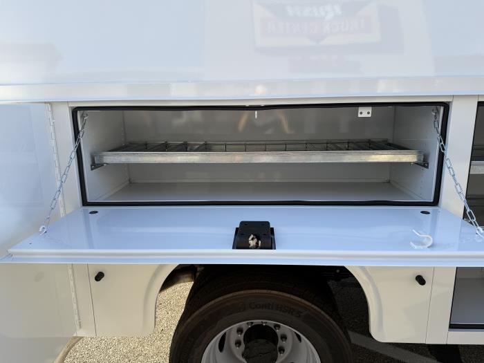 2026 Ford F-550-16
