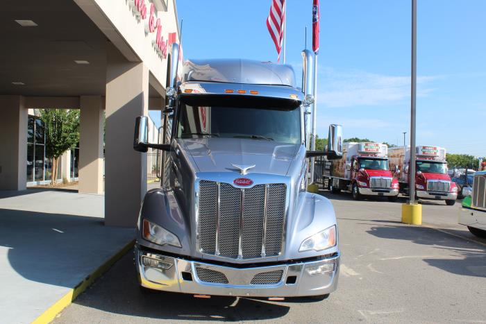 2023 Peterbilt 579-1