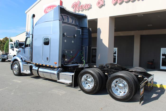 2023 Peterbilt 579-3
