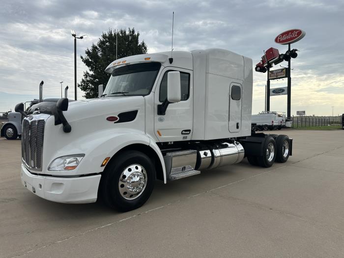 2022 Peterbilt 579-1