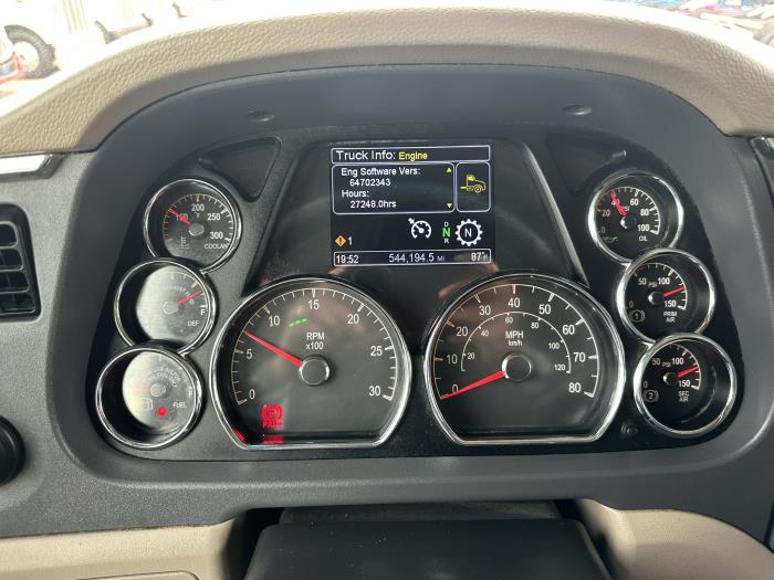 2022 Peterbilt 579-15