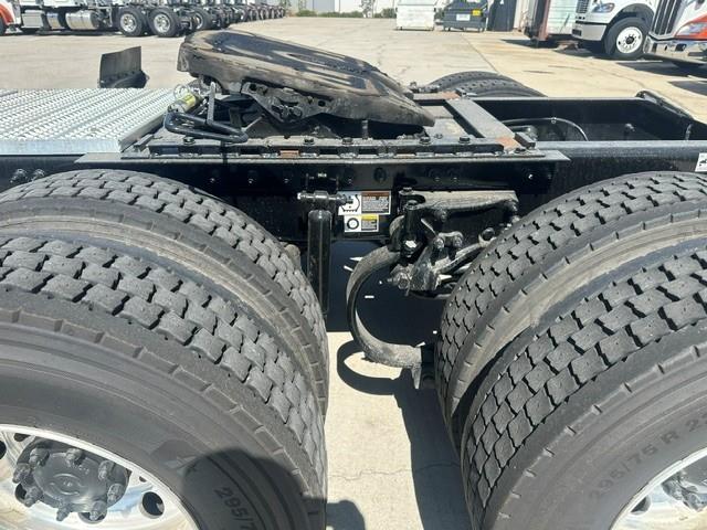 2025 Peterbilt 579-17