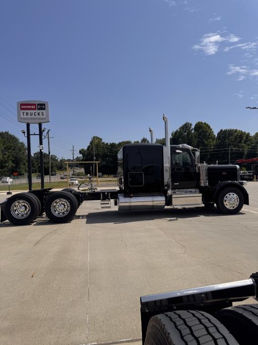2027 Peterbilt 589-6