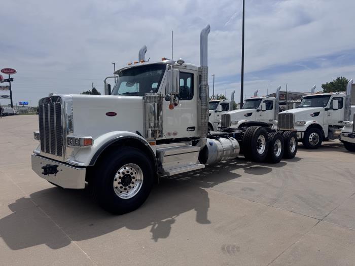2027 Peterbilt 589-1