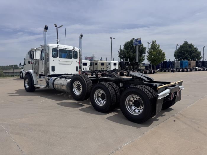 2027 Peterbilt 589-3
