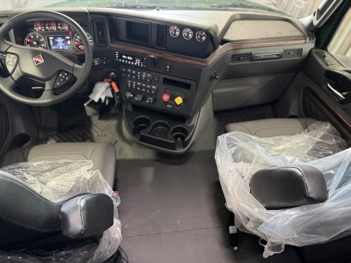 2027 International LT625-11