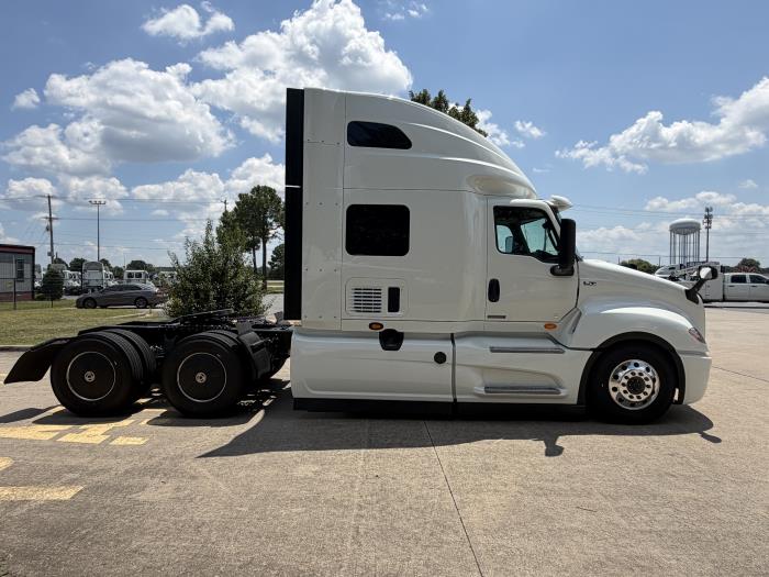 2027 International LT — photo 8