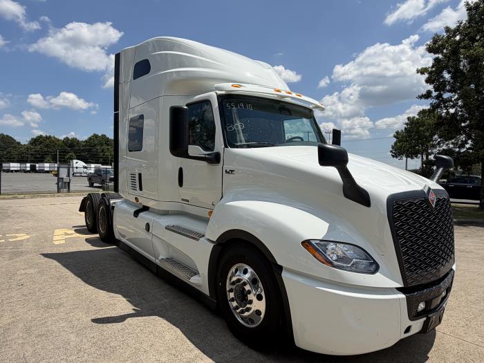 2027 International LT625-8