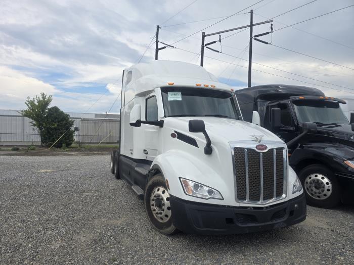 2022 Peterbilt 579-0