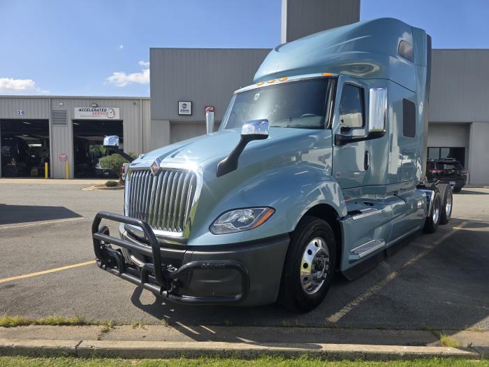 2022 International LT625-0