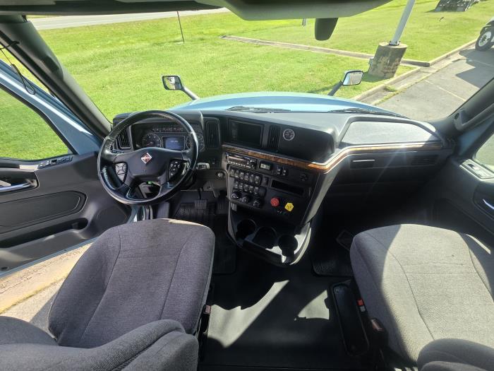 2022 International LT625-4