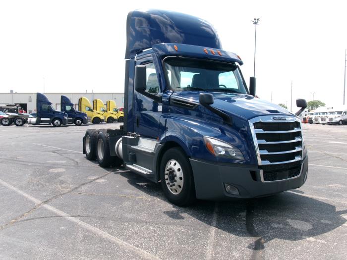 2022 Freightliner Cascadia-2
