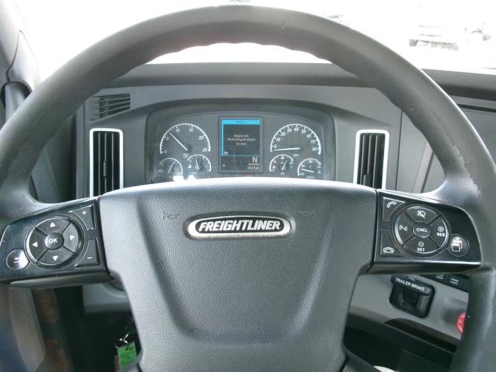 2022 Freightliner Cascadia-11