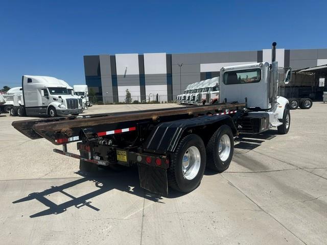 2016 Peterbilt 348-9