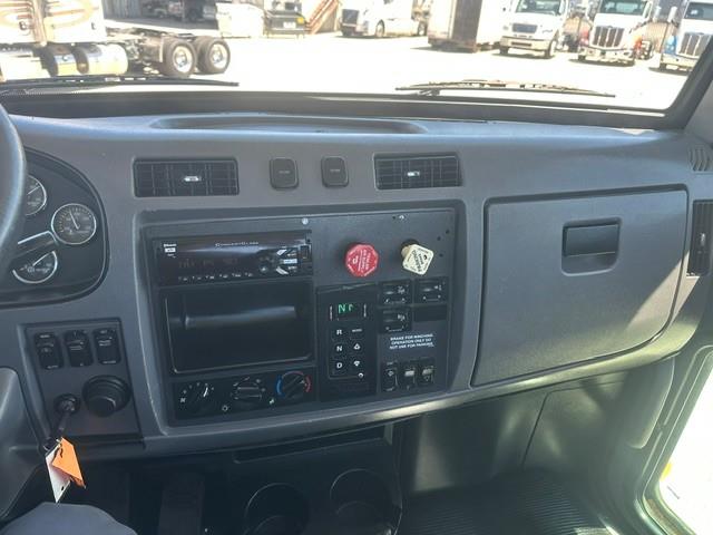 2016 Peterbilt 348-21