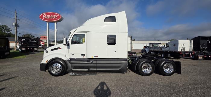 2022 Peterbilt 579-1