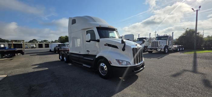 2022 Peterbilt 579-6