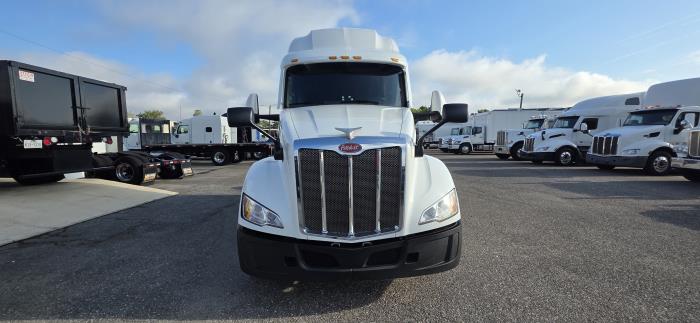 2022 Peterbilt 579-7