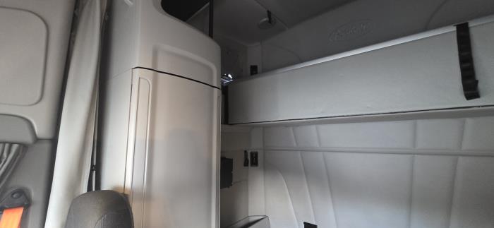 2022 Peterbilt 579-10