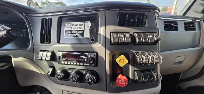 2022 Peterbilt 579-19
