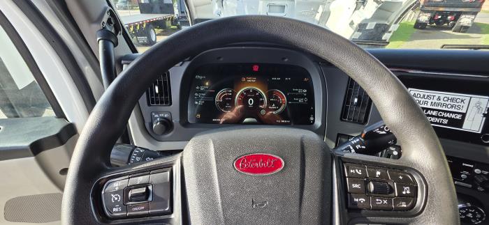 2022 Peterbilt 579-21