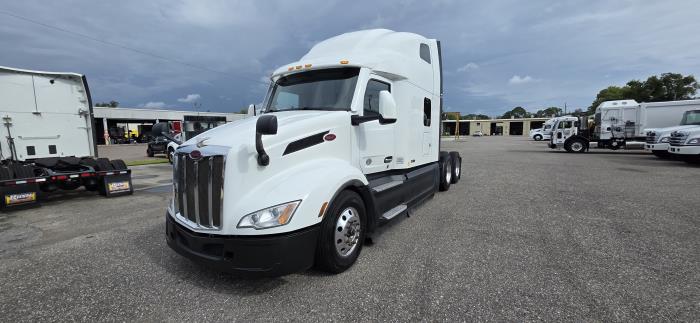 2022 Peterbilt 579-0