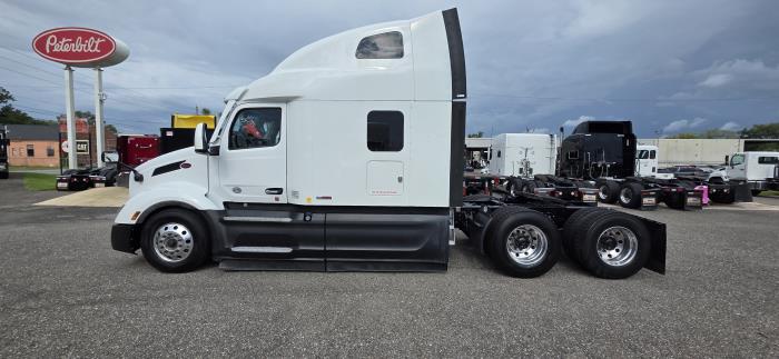 2022 Peterbilt 579-1