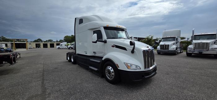 2022 Peterbilt 579-6