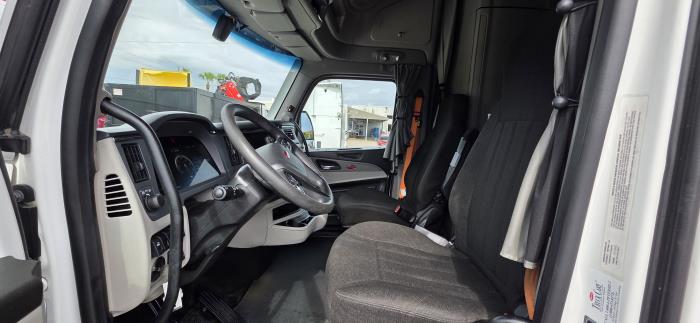 2022 Peterbilt 579-9