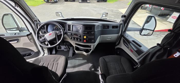 2022 Peterbilt 579-16